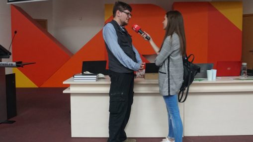 Klausimų vertėjas ir Vilniaus vedėjas Augustinas Žemaitis duoda interviu LRT prieš PVČ 2018 pradžią